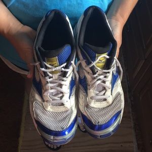 Mizuno wave bolt volleyball shoes